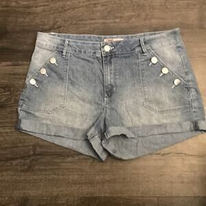 lei juniors Y2K Vintage Tatum denim shorts